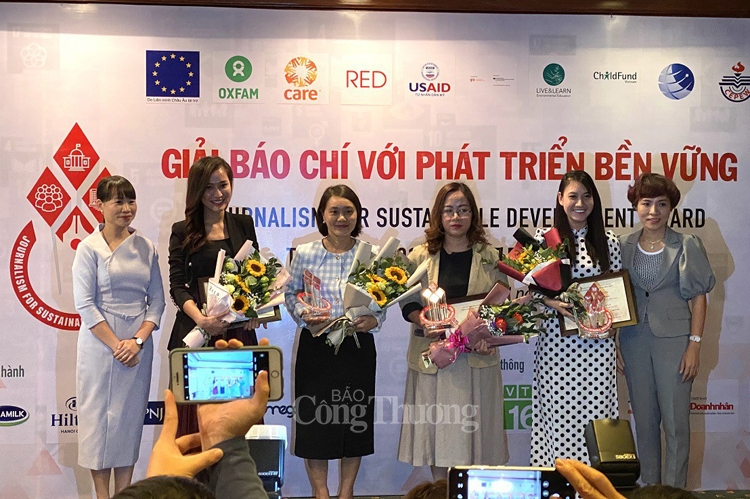 Trao giải Báo chí với Phát triển bền vững 2019 2 image 298